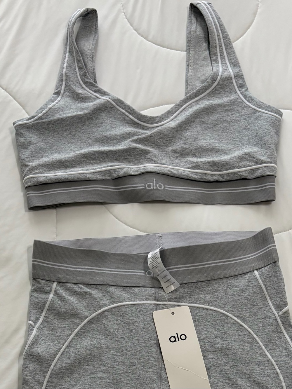 ALO Yoga Women's Light Heather Gray Legging Set with Contrast Seams